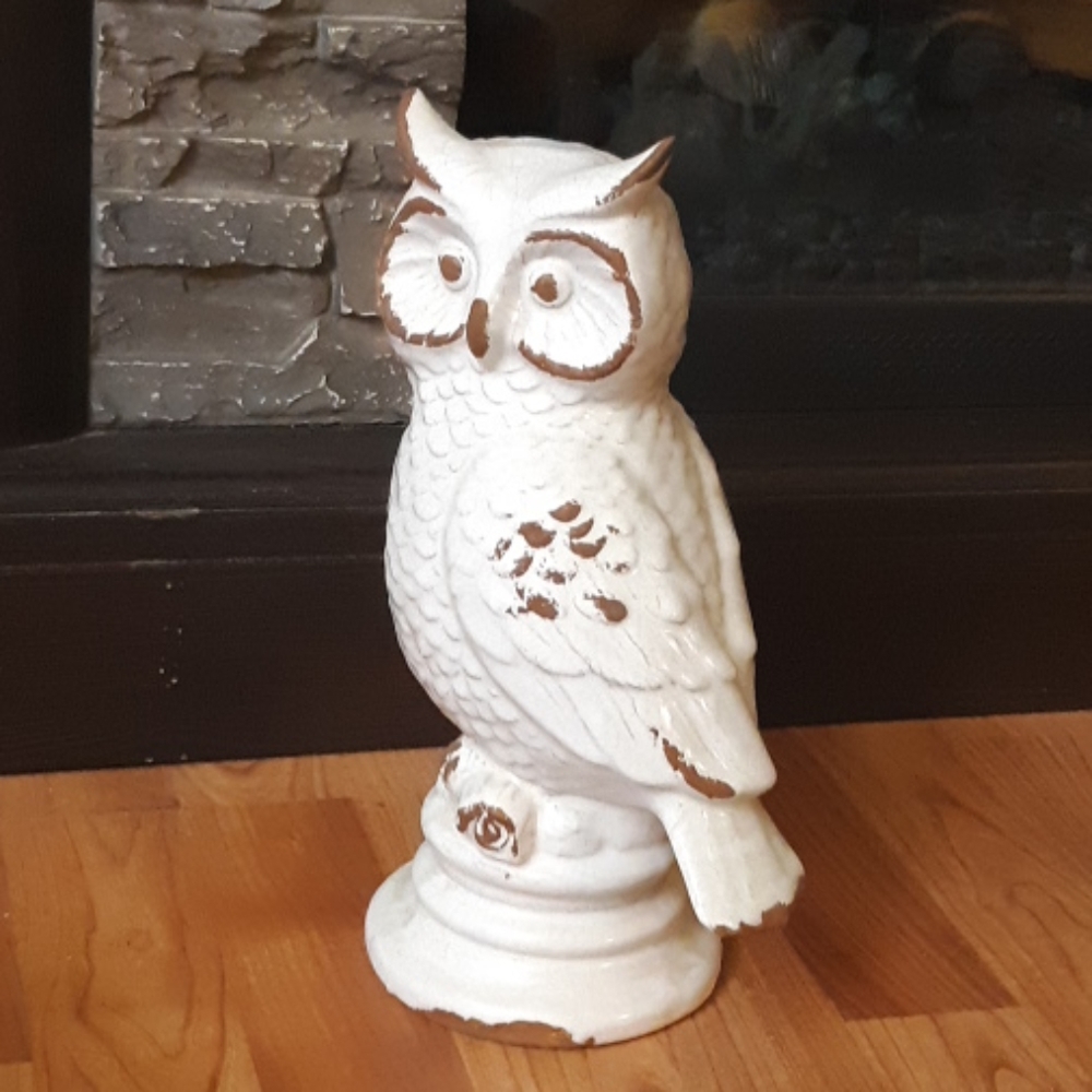 Ceramic OWL Predator BIRDS wise old owl Mantle Piece Pottery Glazed White
